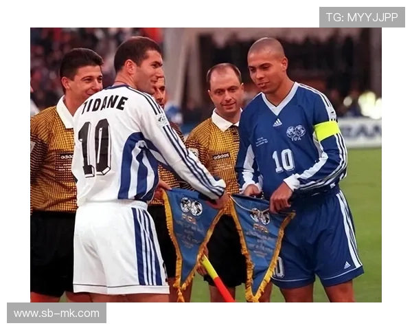 俄罗斯足球名将回顾与现代足球巨星的对比分析