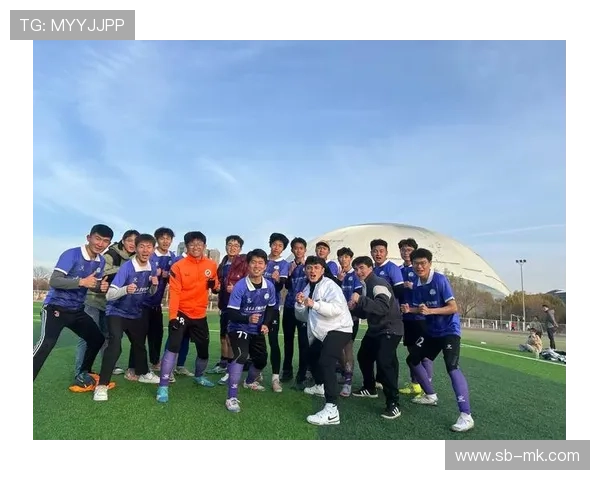 足球书包点亮校园梦想携手球星共赴绿茵场辉煌未来