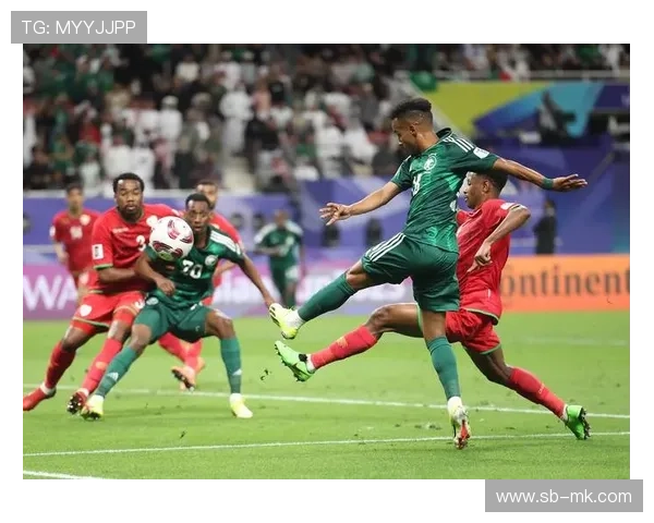 足球巨星观看篮球比赛全程反应 他们的热情与惊叹引发热议