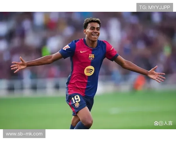 足球球星清凉玩水瞬间展现赛场外别样精彩风采 足球球星清凉玩水瞬间展现赛场外别样精彩风采